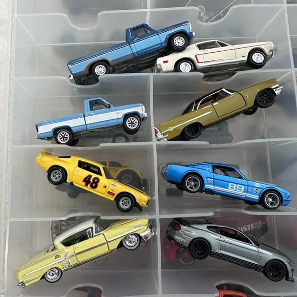 36 Assorted Die-Cast Toy Cars - Picture 8 of 9